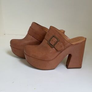 Kork-Ease Tan Leather Mules with Wooden Platform